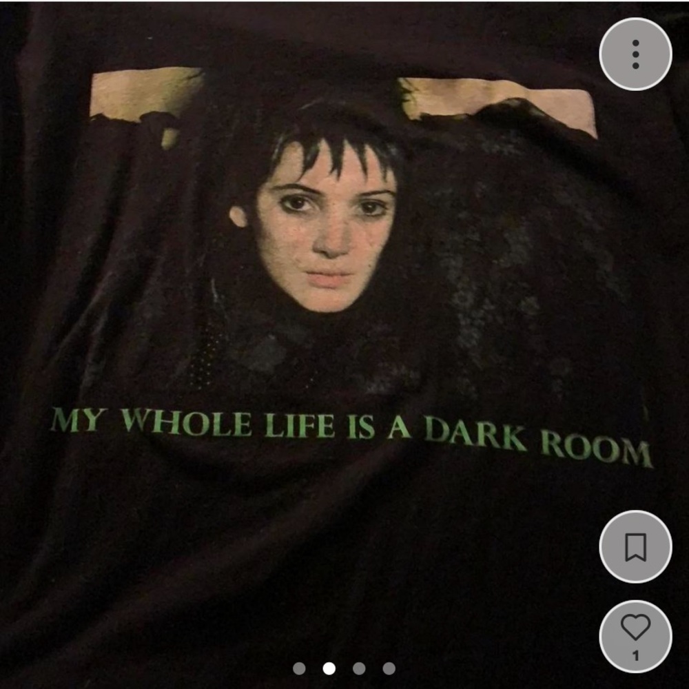 beetlejuice tee. women’s s
